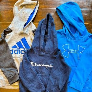 Boys size 5 Sweatshirts - EUC